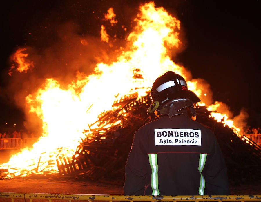 Hoguera de San Juan en Palencia