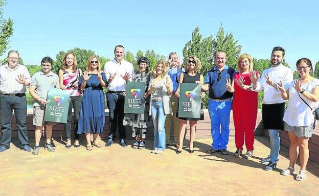 Siete fusionará la moda con la gastronomía, los cócteles, la fotografía, la música y la poesía