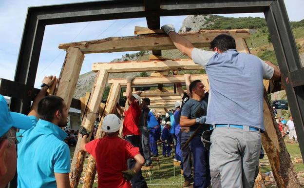 El trabajo del minero torna en espectáculo en Velilla del Río Carrión