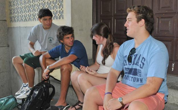Estudiantes americanos se empapan de la realidad española