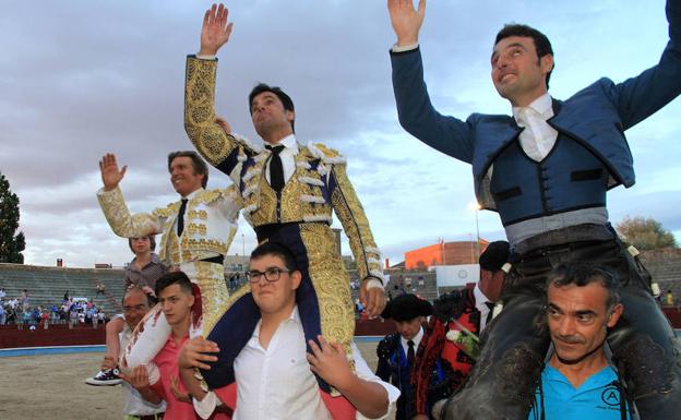 El Cordobés, Paquirri y Andy Cartagena salen a hombros en Segovia