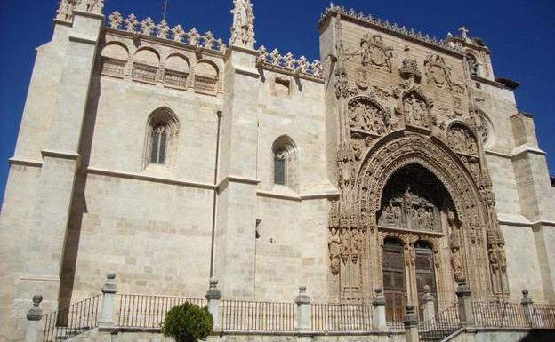 Un grupo empresarial chino dona 5.000 euros para la iglesia de Santa María