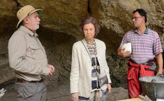 La reina Sofía preside la reunión del Patronato de la Fundación Atapuerca