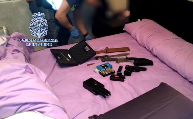 Tres detenidos por obligar a ejercer la prostitución en un club de Zamora