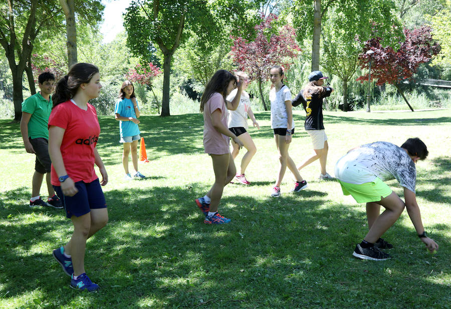 Pequejuegos en las piscinas del Sotillo