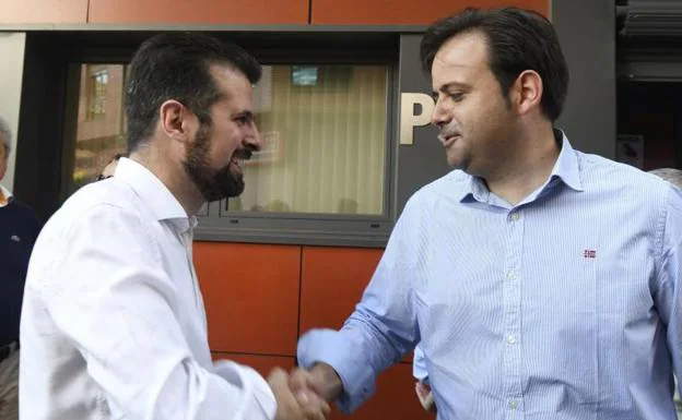 Tudanca señala que «nadie es imprescindible» en el PSOE y asegura cambios en las voces leonesas