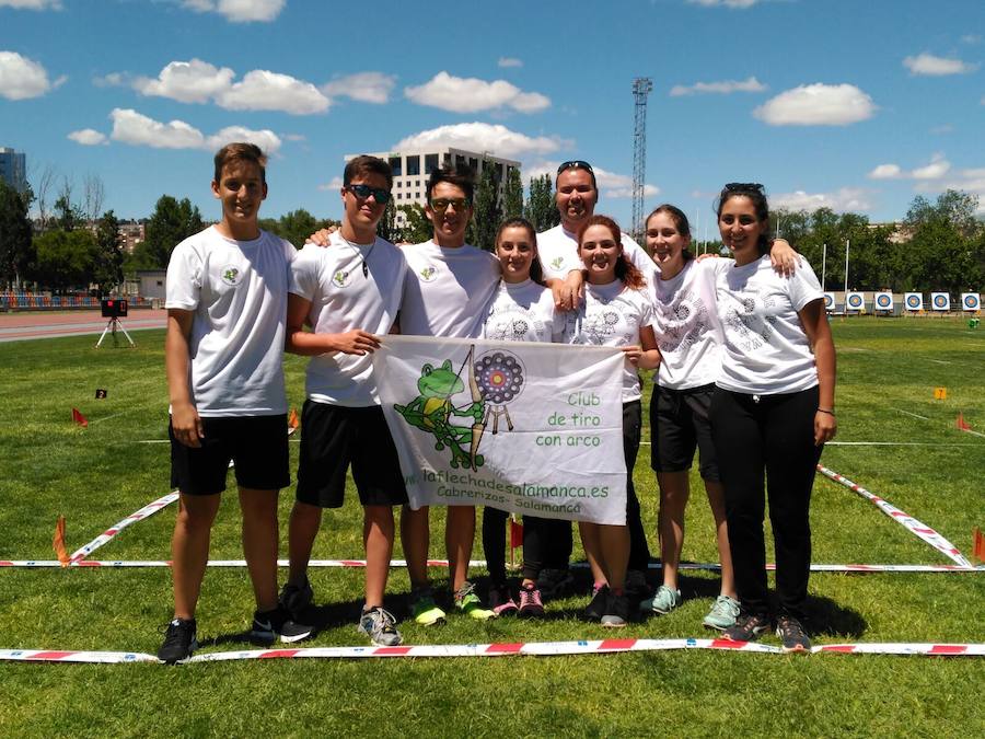 Medalla de bronce para el equipo recurvo mujer del Club La Flecha de Salamanca