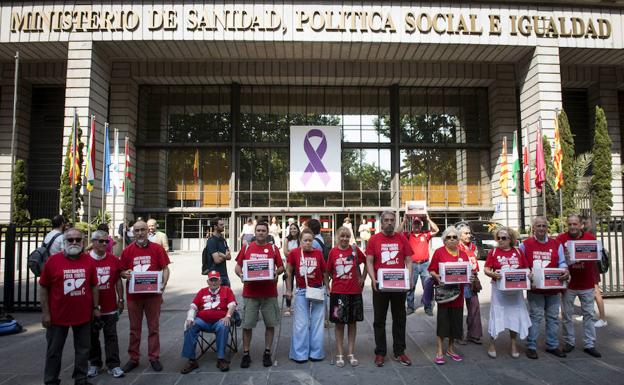 Uno de cada cinco españoles no contrataría a un enfermo de hepatitis C