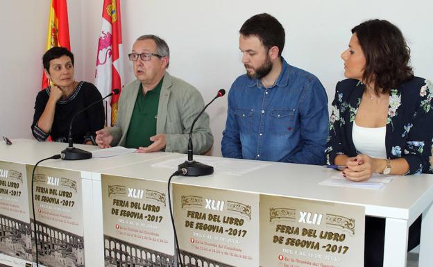 Diez librerías y tres editoriales participan en la Feria del Libro