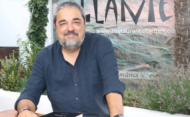 Carlos Aganzo cuenta su biografía a través de su poesía