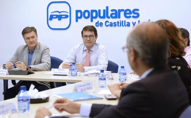 Mañueco pide al PSOE que deje de «podemizarse»