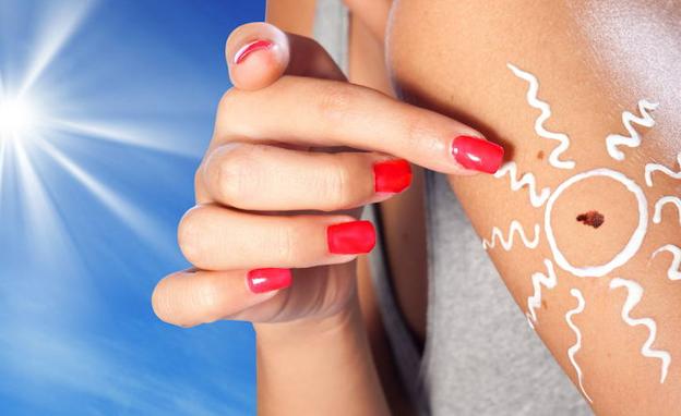 Consultar a tiempo la aparición de un lunar cura casi la totalidad de los casos diagnosticados por melanoma