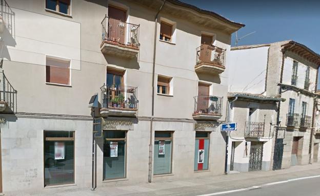 Atracan una oficina bancaria de Almazán y huyen con 9.000 euros