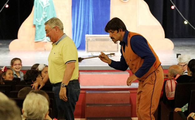 Teatro de calle, pero bajo techo