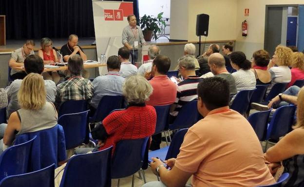 Gordo no irá al congreso pero pide a Tudanca que huya del «amiguismo»