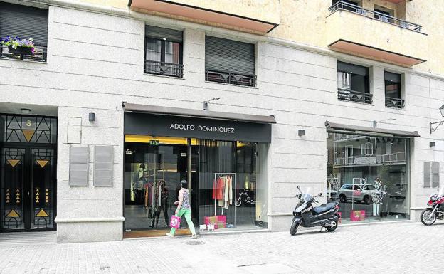 Adolfo Domínguez cierra su tienda en Palencia