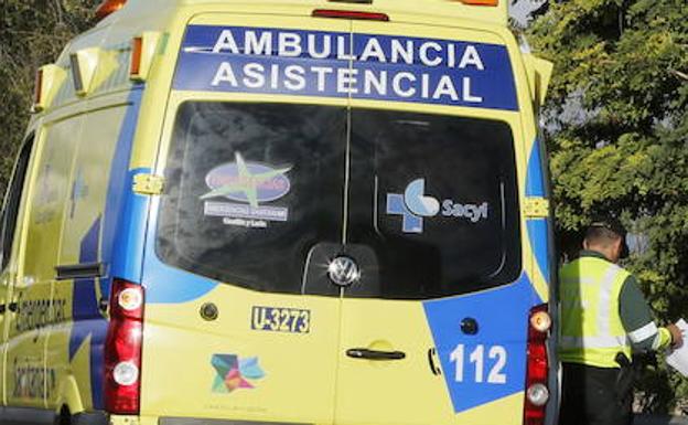 Herido un camionero al volcar su vehículo en la A-6