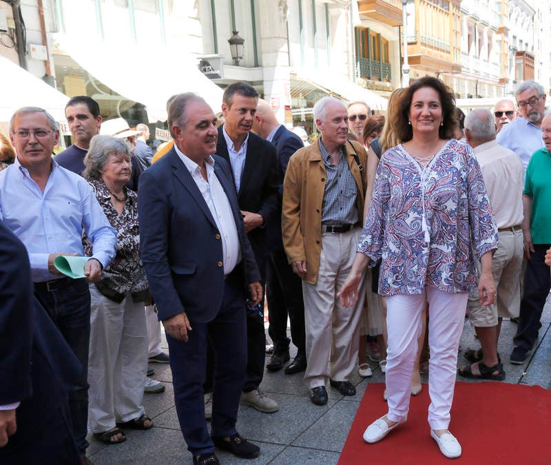 Inauguración de la escultura dedicada a Victorio Macho en la Calle Mayor de Palencia