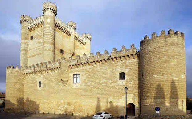 El castillo de Fuensaldaña cierra al público para convertirse en museo