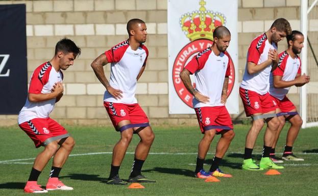 Primer entrenamiento de la Cultural en Segunda División