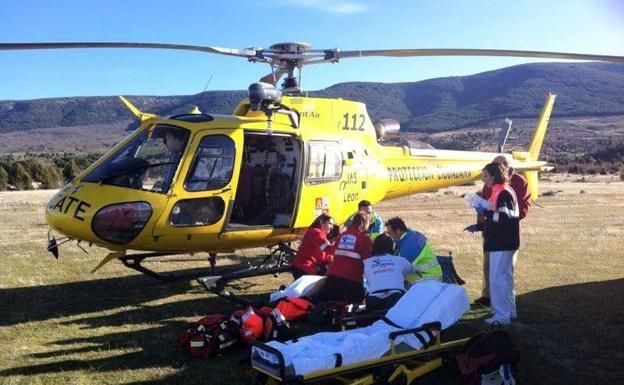 Un parapentista resulta herido en Arcones al precipitarse contra el suelo