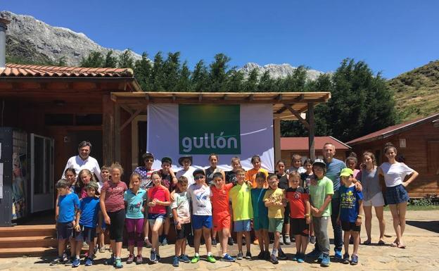 Hijos de empleados de Gullón disfrutan de un campamento lingüístico