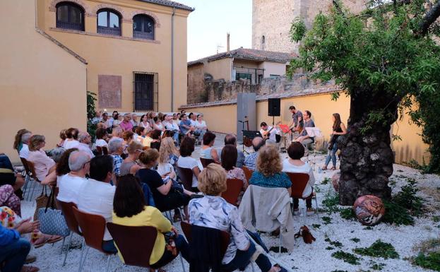 ‘Música con Gusto’ reúne a un centenar de personas en su primera velada