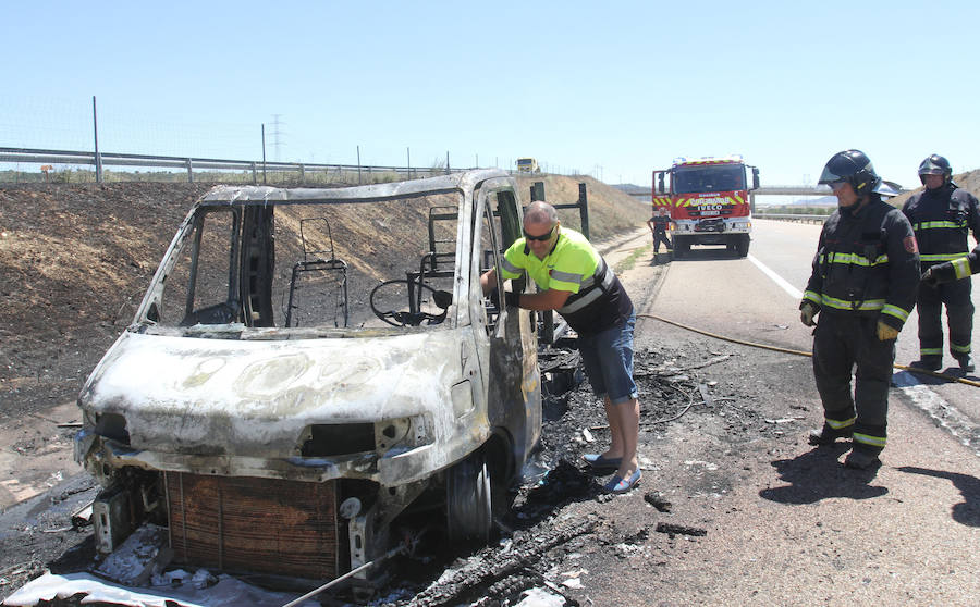 Arde una autocaravana en Villalobón