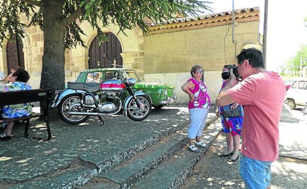 Los coches clásicos invaden la Vallarna