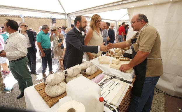 «Con la Feria del Queso tratamos de mantener la tradición y defender el sector lácteo»