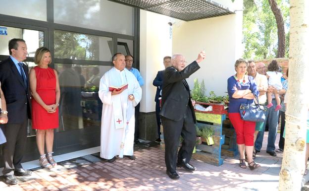 Caluroso recibimiento a José Tomé en el centro de día que lleva su nombre