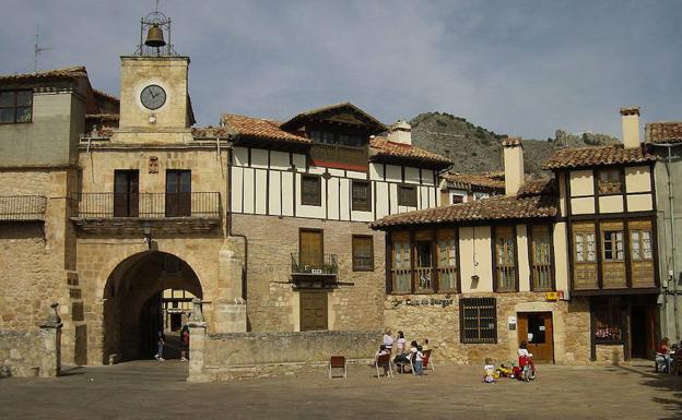 Abierto un expediente sancionador al municipio Poza de la Sal por la 'Danza del Escarrete'