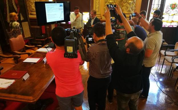 El Ayuntamiento elimina el uso militar de la mitad del Palacio Real y lo convertirá en el Museo del Cine