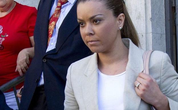 María José Campanario ya sale de la clínica para pasear