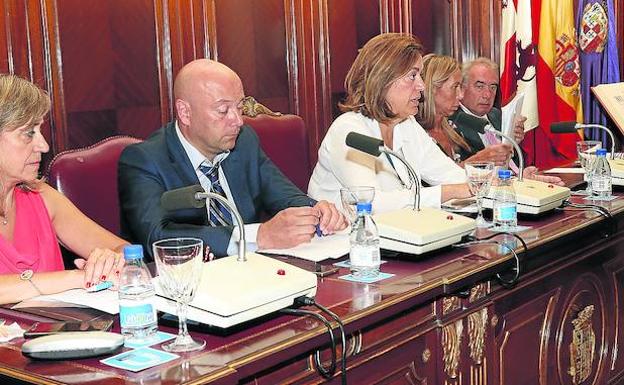 La Diputación destinará los 4,3 millones de superávit a carreteras e infraestructuras