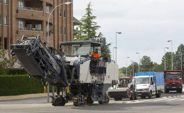 Urbanismo arranca una campaña de asfaltado de 409.000 euros en 26 vías