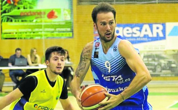 Pino: «El club hará una plantilla para luchar por el ascenso a ACB»