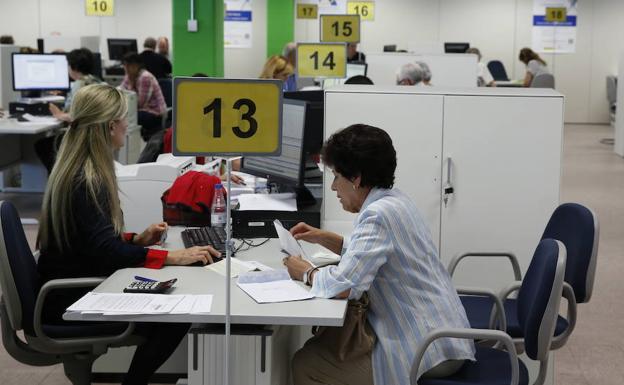 Castilla y León pierde 18.500 empleados públicos en siete años