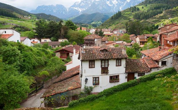 Picos de Europa planea limitar el montañismo, la caza y la pesca