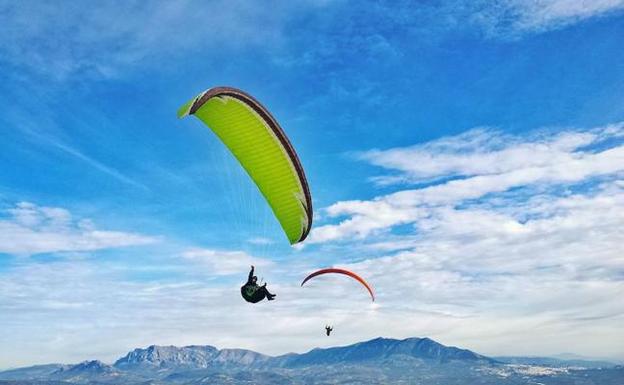 Rescatan a un parapentista con lesiones en cuello y espalda