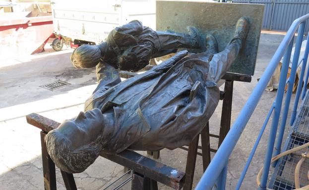 así es la rehabilitación de la estatua del padre y el hijo