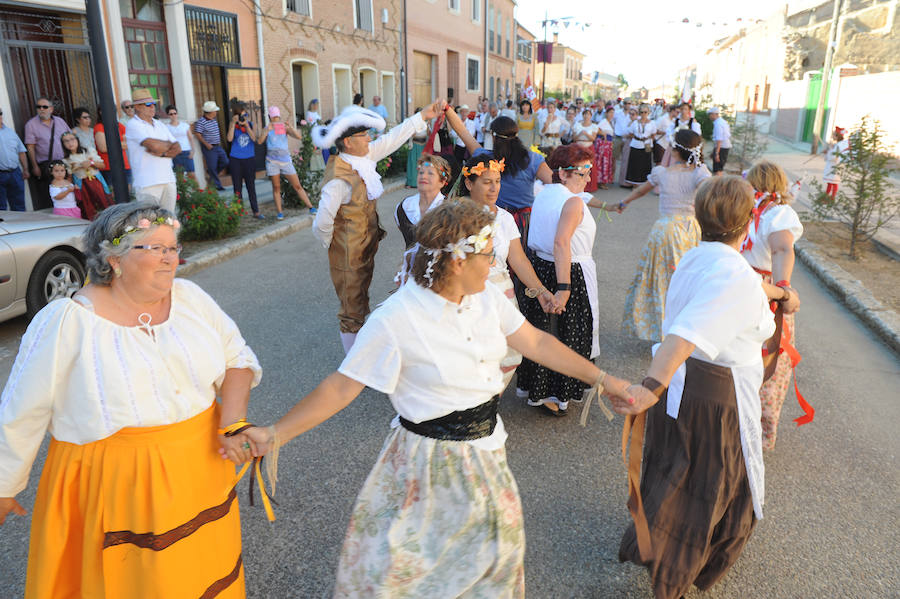 Desfile de la recreación histórica de 1790 en Pozaldez en 'El Caño se viste de época'