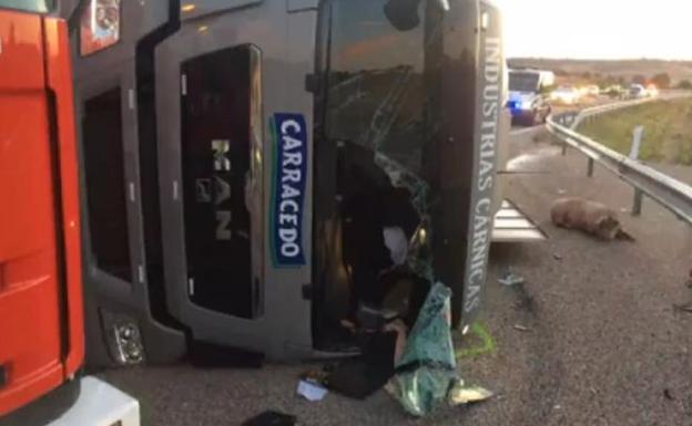 Dos fallecidos y cuatro heridos en un doble accidente en la A-52, en Zamora