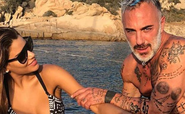 Gianluca Vacchi conquista a la Miss Universo más breve de la historia