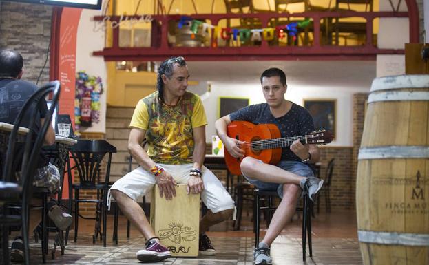 Emplazados arranca con la obra ‘Despertar contigo’, una mezcla de flamenco y teatro