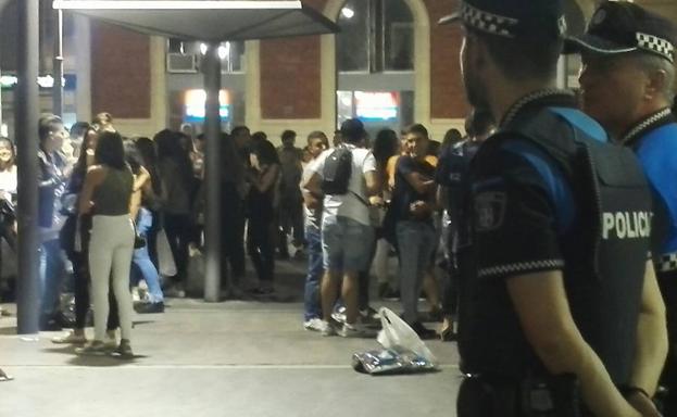 Control policial antibotellón en la estación de tren de Valladolid