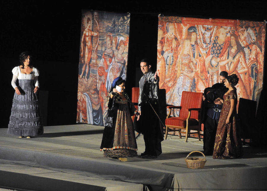 Olmedo recrea a su caballero