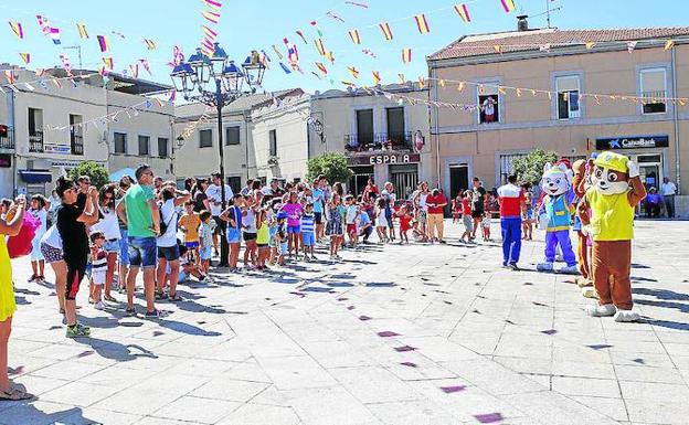 La ‘Patrulla Canina’ y un concurso de tortillas inauguran los actos festivos
