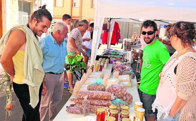 El Mercadillo de Artesanía invade Cevico Navero