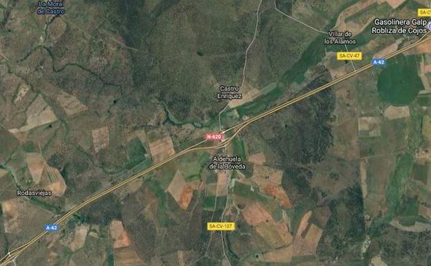 Un herido en un accidente entre dos camiones y un turismo